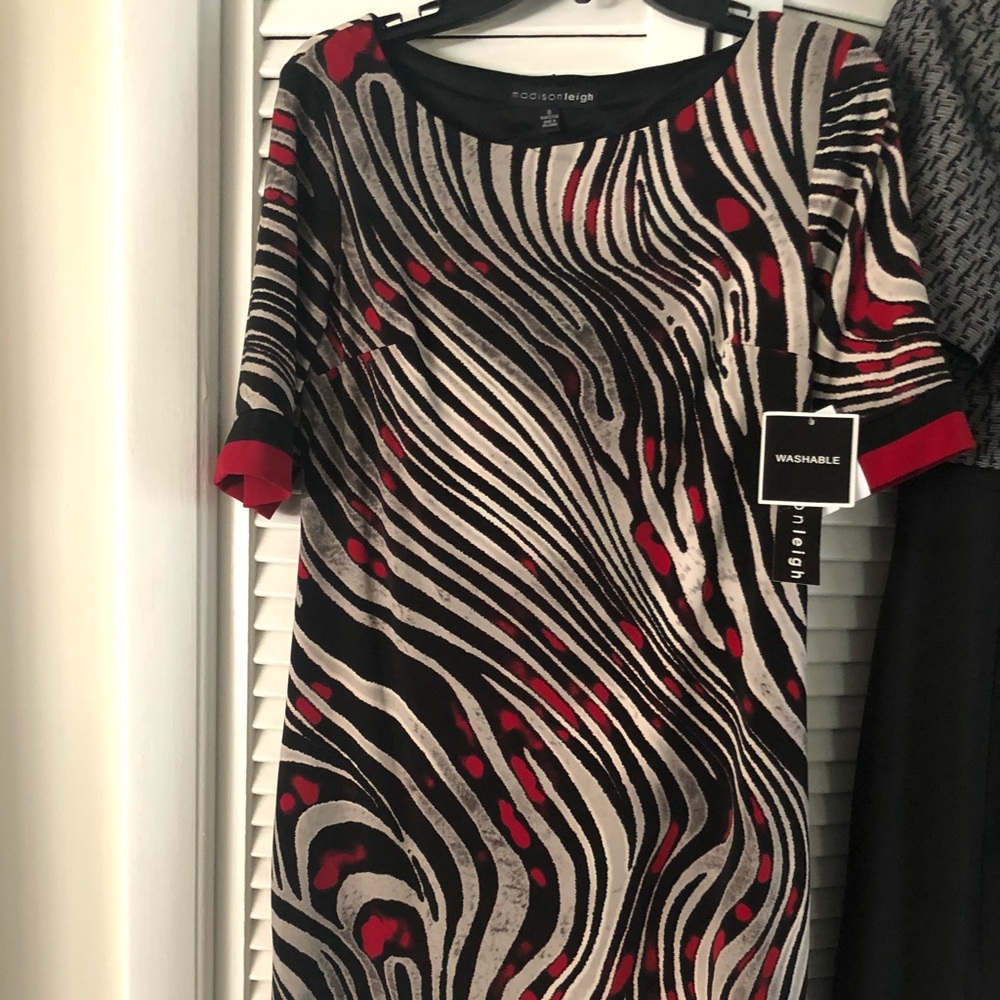 SIZE 8 WOMAN’S DRESS
